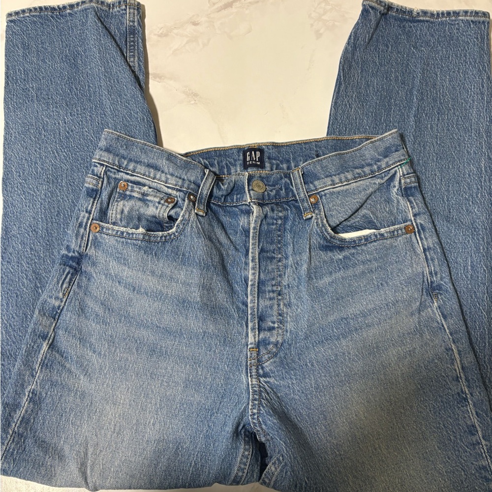 GAP Women’s Cheeky Straight Jean
